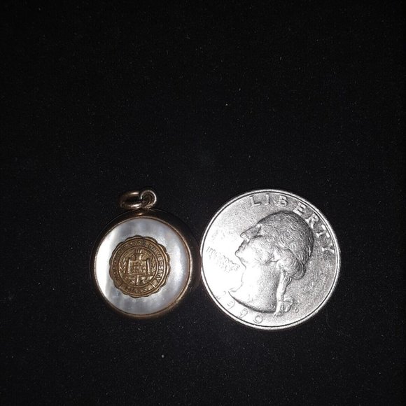 Rare GOLD FILLED LOCKET NORTHEASTERN UNIVERSITY MASS MOTHER OF PEARL & ENAMEL - Picture 5 of 5